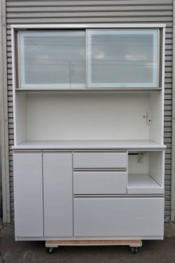 画像1: NITORI ニトリ キッチンボード アルミナ2 幅140cm×高さ201cm 食器棚  ホワイト  ハイグロス K-048