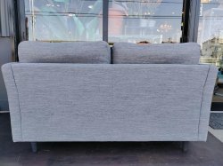 画像5: 2人掛け 布張りソファー クッション付 幅約138cm×奥行：約80cm×高さ：約82cm グレー系 SO-047