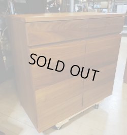 画像1: 美品【愛知近郊・配送可】無印良品 木製キャビネット 木扉 幅88cm×奥行44cm×高さ83cm ウォールナット材