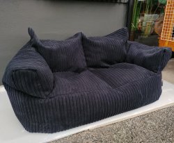 画像2: 美品【愛知近郊・配送可】参考価格68,000円Loungepug ジョセフィン ソファビーズクッション コーデュロイブラック 幅：約135cm