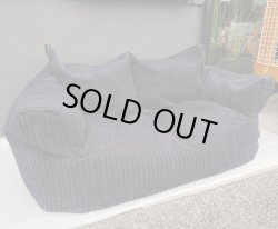 画像2: 美品【愛知近郊・配送可】参考価格68,000円Loungepug ジョセフィン ソファビーズクッション コーデュロイブラック 幅：約135cm