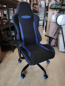 画像1: 美品【愛知近郊・配送可】参考価格20,800円 ゲーミングチェア リクライニング ハイバック 肘掛け 高さ調整 キャスター付 ゲームチェア 