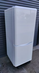 81【愛知近郊・自社配送可】2018年製 ヤマゼン 冷凍冷蔵庫 150L 耐熱100℃トップテーブル 右開き 2ドア ホワイト YFRA-F150