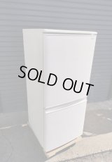 111美品【愛知近郊・配送可】 2018年■シャープ■冷蔵庫 2ドア 137L 右開き/左開き付け替えタイプ SJ-D14D-W ★引き取り歓迎★