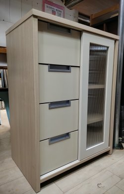 画像1: 【愛知近郊・配送可】キャビネット 引き出し付 引き戸 幅60cm×奥行40.5cm×高さ83cm ナチュラル 飾り棚