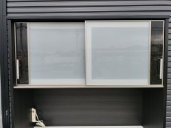 画像3:  【愛知近郊・配送可】定価129,900円 ニトリ 食器棚 キッチンボード ポスティア スライド扉 コンセント付 高さ206cm×幅120.5cm×奥行50cm