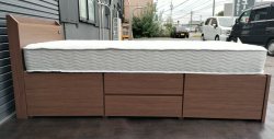 画像2: 【愛知近郊・配送可】ニトリ ベッド シングル 幅97.5cm×長さ206cm×高さ85 マットレス 引き出し収納 コンセント付 ミドルブラウン