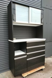  【愛知近郊・配送可】定価129,900円 ニトリ 食器棚 キッチンボード ポスティア スライド扉 コンセント付 高さ206cm×幅120.5cm×奥行50cm