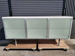 画像2: 【愛知近郊・配送可】サイドボード ガラス扉 幅185.5cm×奥行50.5cm×高さ87.5cm ホワイト スタイリッシュ 飾り棚 リビングボード