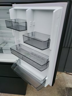 画像5: 135美品【愛知近郊・配送可】2022年製 東芝 冷凍冷蔵庫 356L ベジータ 3段冷凍室 右開き 3ドア マットチャコール GR-T36SC