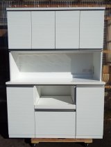 画像: 食器棚 シンプル 上品エナメル コンセント合計３口付 キッチンボード 大きさ幅140×奥行50.5×高さ191cm K-046