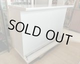 画像: 美品【愛知近郊・配送可】バーカウンター キッチンカウンター 幅120cm×奥行50.3cm×高さ85.5cm 両開き収納 足乗せバー付き ホワイト