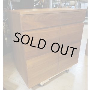 画像: 美品【愛知近郊・配送可】無印良品 木製キャビネット 木扉 幅88cm×奥行44cm×高さ83cm ウォールナット材