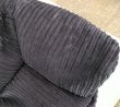 画像7: 美品【愛知近郊・配送可】参考価格68,000円Loungepug ジョセフィン ソファビーズクッション コーデュロイブラック 幅：約135cm