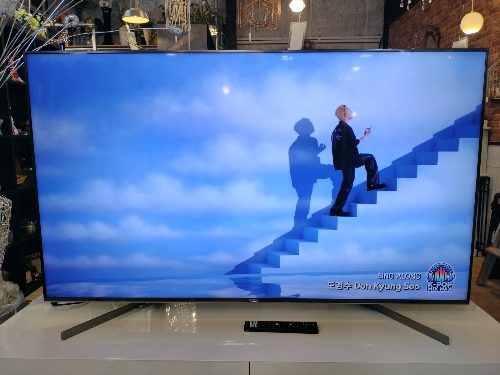 美品！46型液晶テレビ 最高画質 部分駆動直下型LED ソニー KDL-46HX900 SONY BRAVIA ブラビア 別売りバースタンドSU-46HX1取付済 美品 液晶テレビ SONY BRAVIA 美品！46型液晶テレビ 最高画質 部分駆動