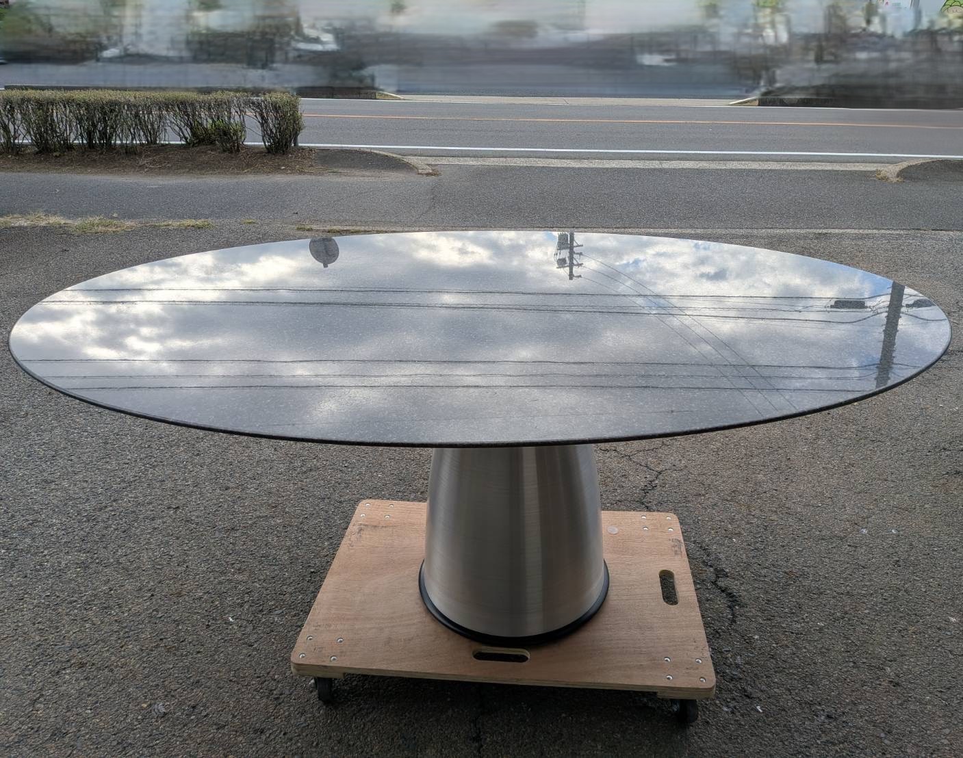 画像3: 美品【愛知近郊・配送可 】カッテランイタリア ダイニングテーブル 御影石 大理石 円形 楕円形 モダン スタイリッシュ おしゃれ